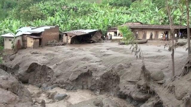 Ngôi nhà đã bị hư hỏng sau vụ lở đất tại Bududa, Uganda, chiều 11/10. Ảnh: Reuters/Báo Nhân dân