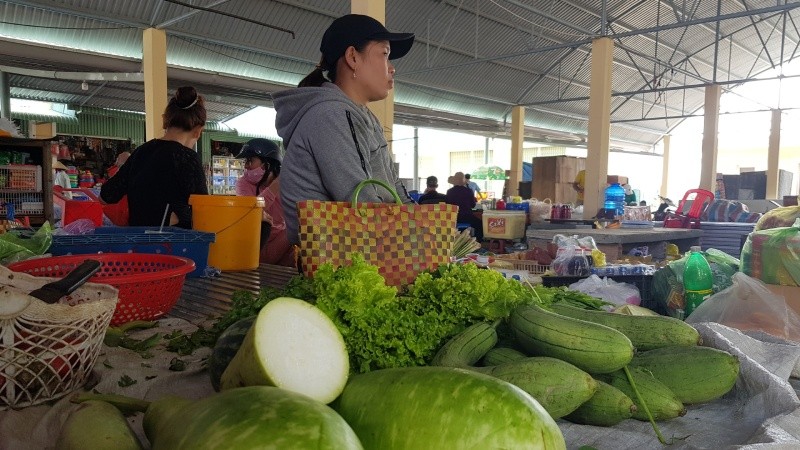 Chợ Yến mới đìu hiu, nhiều tiểu thương buồn bã