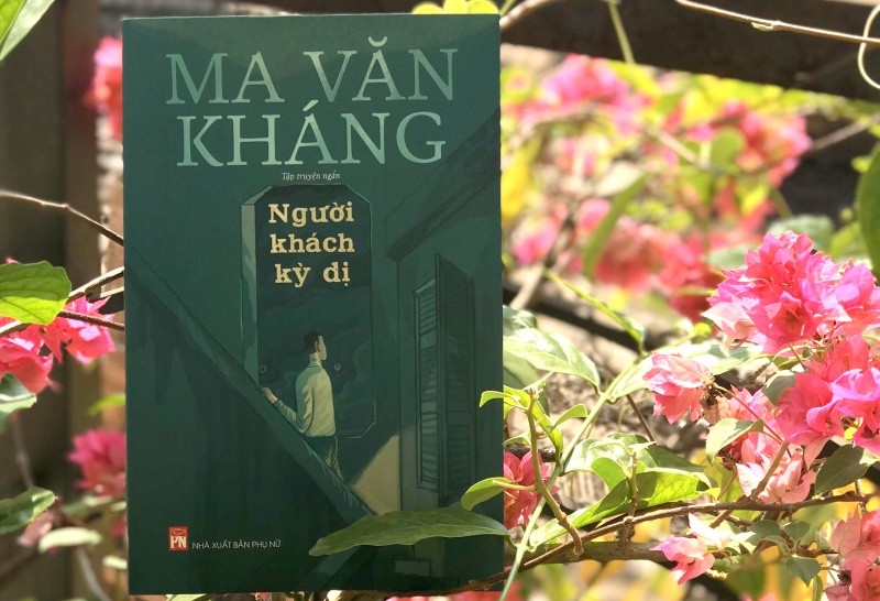 Người khách kỳ dị