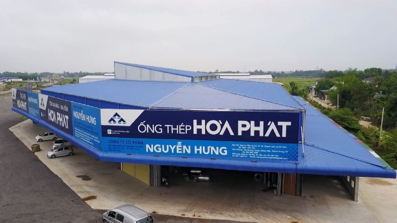 Khu đất được giao làm dự án khách sạn nay “mọc” lên cửa hàng  kinh doanh sắt thép.