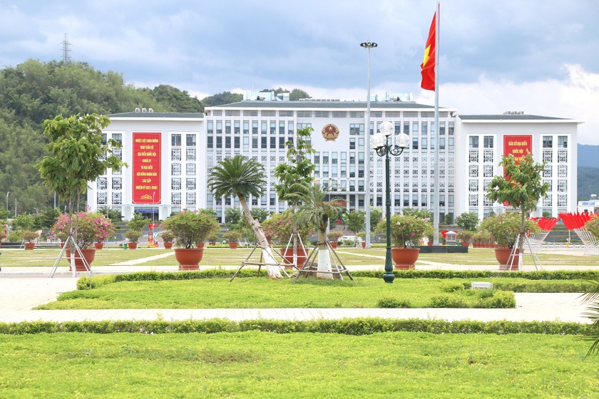 Trụ sở cơ quan nhà nước luôn xanh – sạch – đẹp.