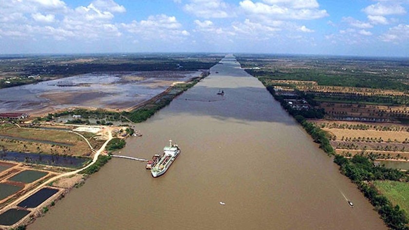 Luồng cho tàu biển lớn vào sông Hậu sẽ được duy tu hoàn thành trước 30/10/2021.