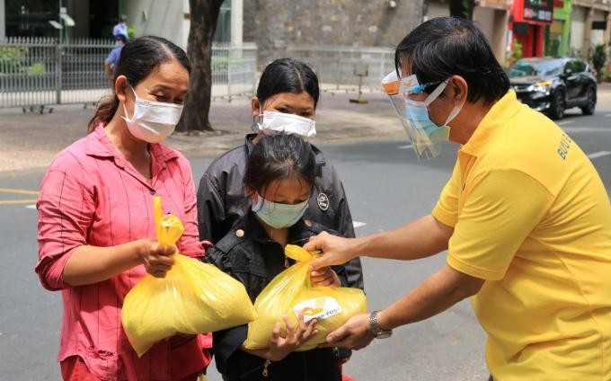 Tổng công ty Bưu điện Việt Nam (Vietnam Post) và các đối tác tổ chức đồng loạt chương trình "Hạt vàng Bưu điện" tại 6 tỉnh thành từ ngày 6-15/8.