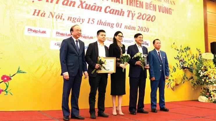 Hình ảnh trong chương trình“Vinh danh Doanh nghiệp, Doanh nhân thượng tôn pháp luật”năm 2020.