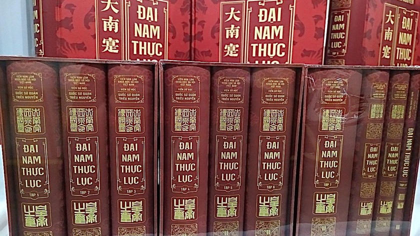 Bộ sách “Đại Nam thực lục – 10 tập” tái bản lần hai.