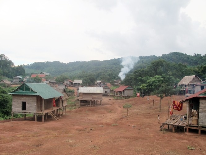 Một góc bản của người Ma Coong ở Thượng Trạch. 