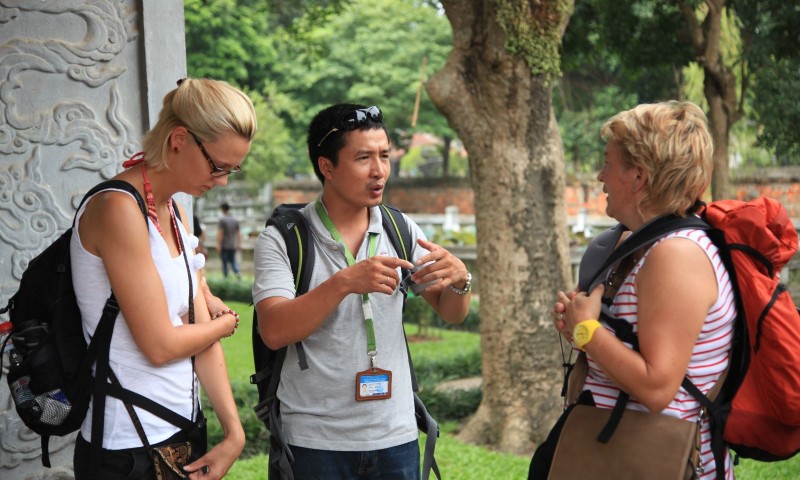 Ngoại ngữ là một trong những tiêu chí đầu tiên về đào tạo cho nhân lực ngành du lịch hướng đến hội nhập. (Ảnh minh họa)