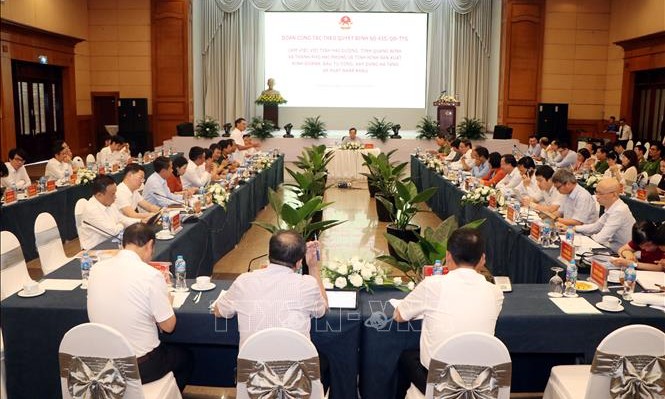 Phó Thủ tướng Trần Lưu Quang làm việc với lãnh đạo các tỉnh Hải Dương, Hải Phòng và Quảng Ninh. Ảnh: Mạnh Tú/TTXVN