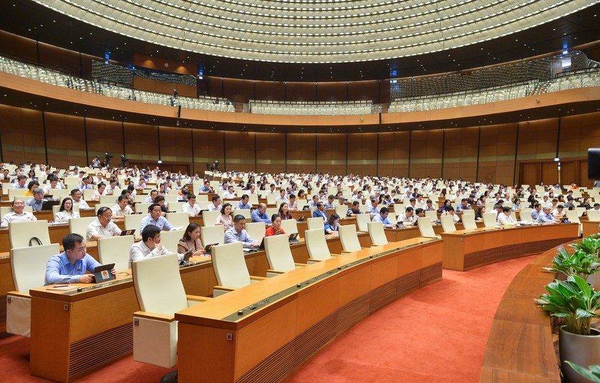 Quang cảnh phiên họp ngày 22/6.