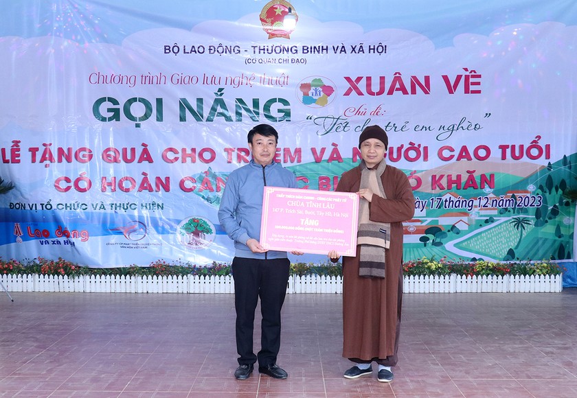 Chương trình “Tết cho trẻ em nghèo” trao tặng 250 triệu đồng cho người cao tuổi và trẻ em vùng cao Hà Giang ảnh 1 Chương trình “Tết cho trẻ em nghèo” trao tặng 250 triệu đồng cho người cao tuổi và trẻ em vùng cao Hà Giang ảnh 1