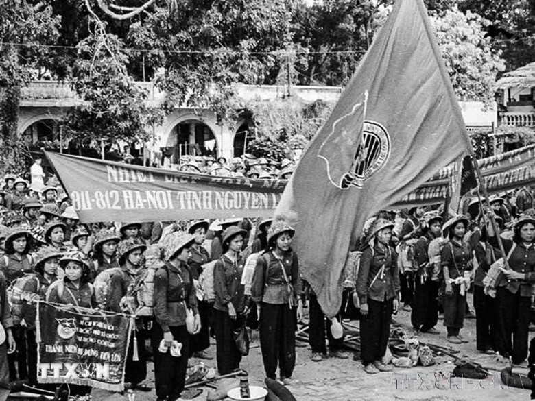 'Ba sẵn sàng' trở thành một cuộc vận động có sức lôi cuốn mạnh mẽ tuổi trẻ Thủ đô, mà khởi đầu là từ Trường Đại học Sư phạm Hà Nội đầu năm 1964, sau đó trở thành phong trào thi đua chung của đoàn viên, thanh niên cả nước. (Ảnh: TTXVN)