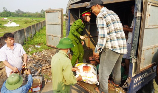 Tiêu hủy số lượng lớn hàng không rõ nguồn gốc