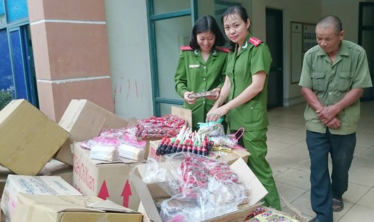 Lô thực phẩm có xuất xứ từ Trung Quốc không ngày tháng sản xuất, không hạn sử dụng bị cơ quan chức năng thu giữ