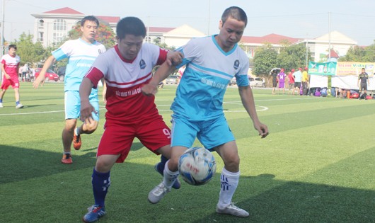 Hàng trăm phóng viên nhà báo tại miền Trung tranh giải bóng đá 