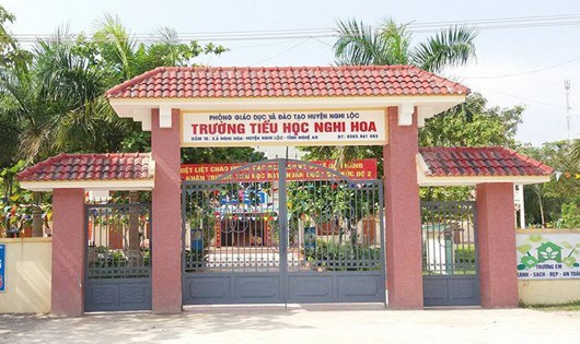 Trường tiểu học Nghi Hoa nơi xảy ra sự việc