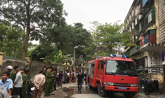 Vụ cháy làm náo loạn khu dân cư.