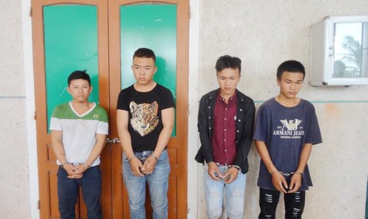 Bốn đối tượng tại CQĐT (Ảnh: Minh Thùy)