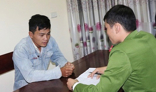 Cướp tài sản còn sàm sỡ nạn nhân
