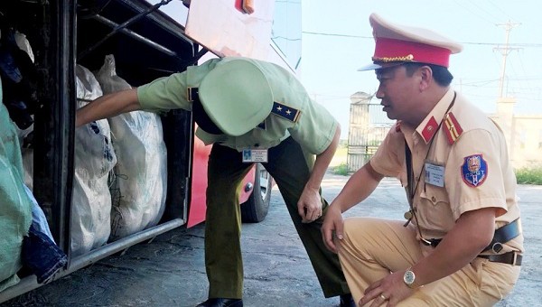 Số hàng hóa không rõ nguồn gốc xuất xứ bị phát hiện, lập biên bản bàn giao cho lực lượng QLTT xử lý theo quy định.