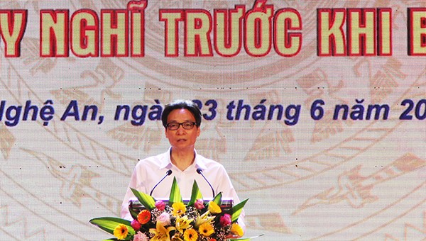 Phó thủ tướng Chính phủ Vũ Đức Đam phát biểu tại lễ mít tinh