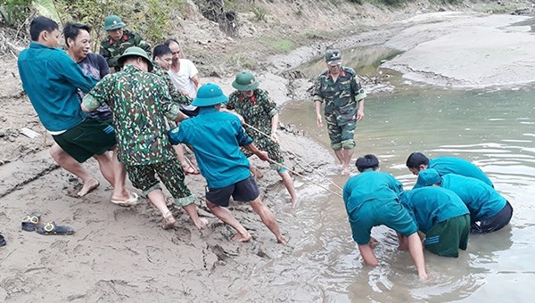 Lực lượng chức năng đã tiến hành trục vớt, phá hủy quả bom thành công.