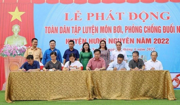 Lễ ký kết thực hiện Chương trình “Bơi an toàn, phòng chống đuối nước năm 2022” trên toàn huyện