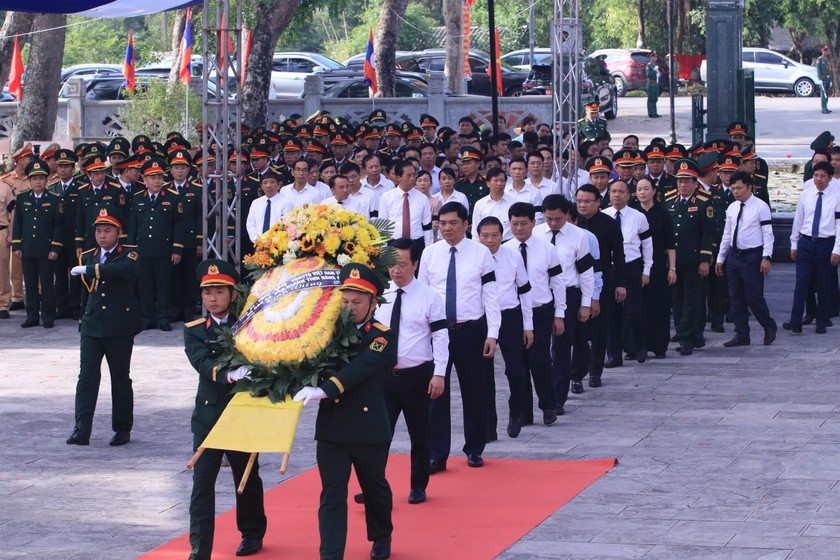 Lễ truy điệu được diễn ra trang trọng để đưa 76 liệt sĩ, chuyên gia quân tình nguyện về nơi an nghỉ.
