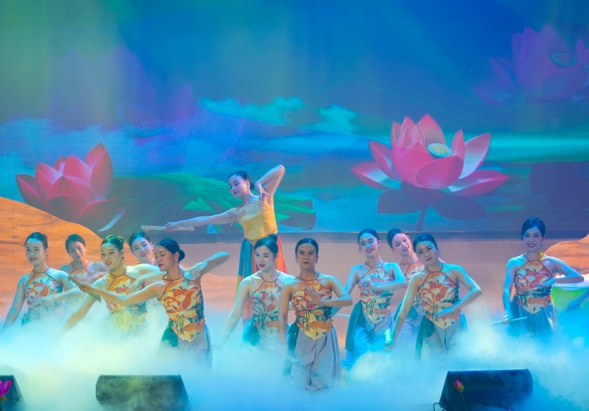 Hội diện quy tụ hơn 1000 diễn viên quần chúng từ 31 đoàn nghệ thuật toàn quốc.
