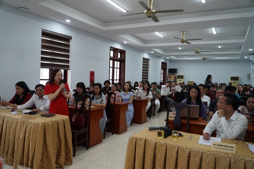 Các đại biểu đã nêu nhiều ý kiến tâm huyết đóng góp cho ngành Du lịch Nghệ An.