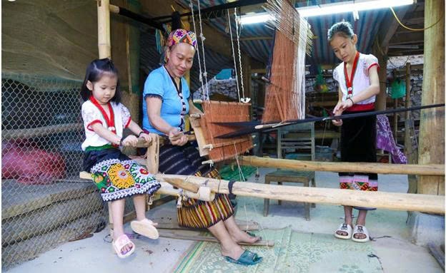 Nghề dệt thổ cẩm thủ công của người Thái được truyền dạy qua nhiều thế hệ. Ảnh: BQL Di tích Nghệ An