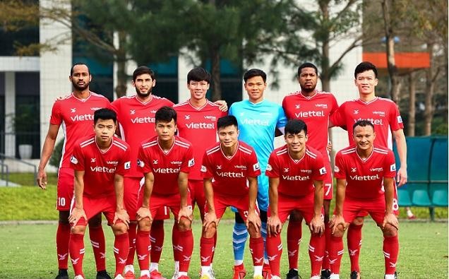 Quế Ngọc Hải và các thành viên CLB Viettel chuẩn bị tranh giải AFC Champions League tại Thái Lan.