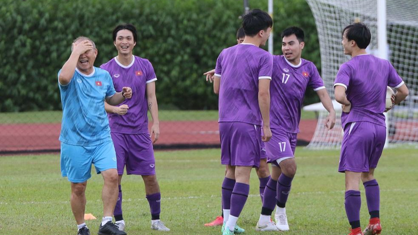 HLV trưởng Park Hang-seo: “Năm mới, khởi đầu mới - đã đến lúc quay lại thời điểm chúng ta mới bắt đầu!” .