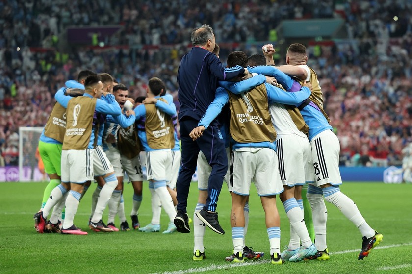 Argentina vào chung kết World Cup