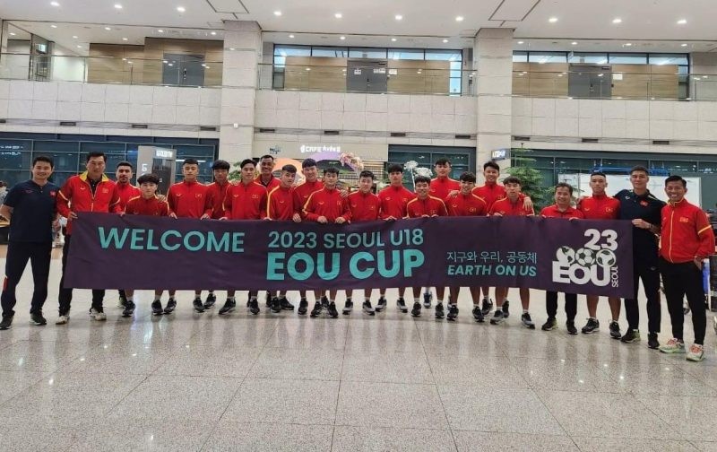 Đội tuyển U18 Việt Nam đã có mặt tại Seoul (Hàn Quốc) đêm qua (8/10), ảnh VFF