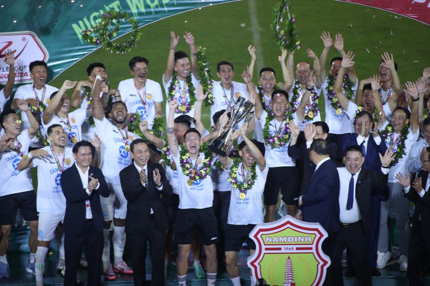 V.League 2023/24 đã xác định được chủ nhân của chức vô địch là Thép Xanh Nam Định từ trước vòng 26. (Ảnh VPF)