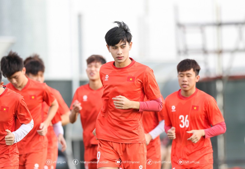 U17 Việt Nam chuẩn bị cho trận đấu cuối vòng bảng giải U17 châu Á 2025, gặp U17 UAE. (Ảnh VFF)