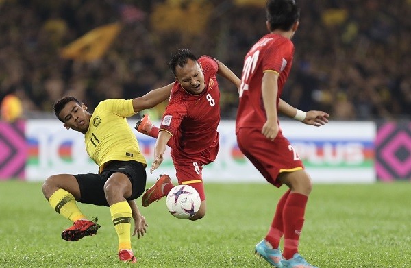Đội tuyển Việt Nam gặp Malaysia trên sân Bukit Jalil trong trận lượt đi chung kết AFF Suzuki Cup 2018. (Ảnh Đức Đồng)