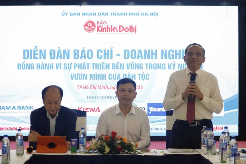 Chủ tịch Hiệp hội Bất động sản TP Hồ Chí Minh Lê Hoàng Châu chia sẻ tại Diễn đàn.