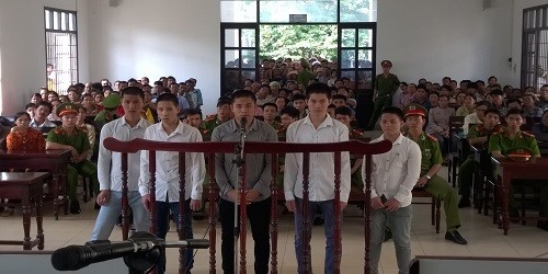 Các bị cáo tại phiên tòa.