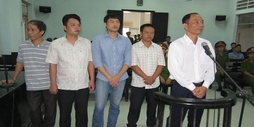 Các bị cáo tại tòa.