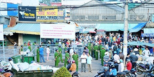 Chợ cũ Di Linh bị cấm.
