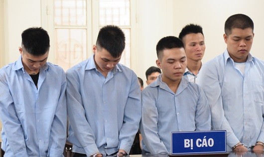 Các bị cáo tại tòa.