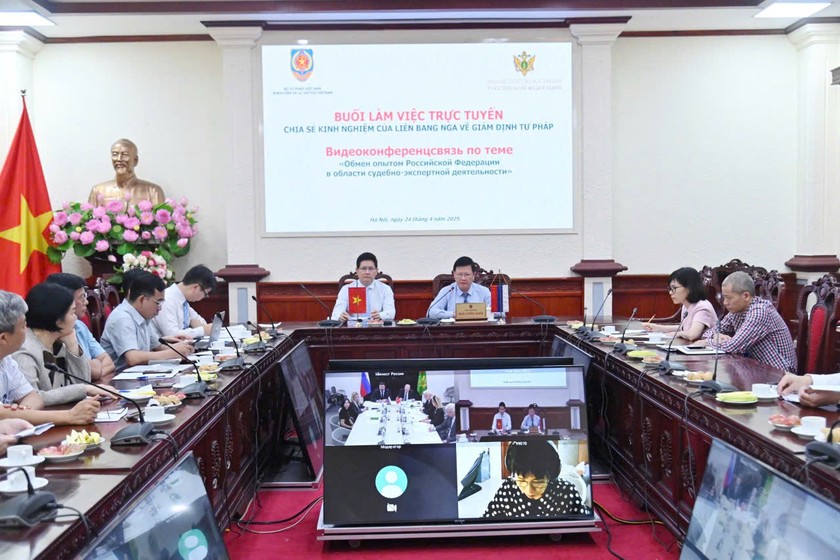 Cảnh Buổi làm việc trực tuyến phía Bộ Tư pháp Việt Nam.