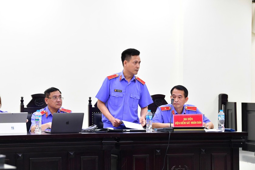 Đại diện VKS giữ quyền công tố tại tòa.