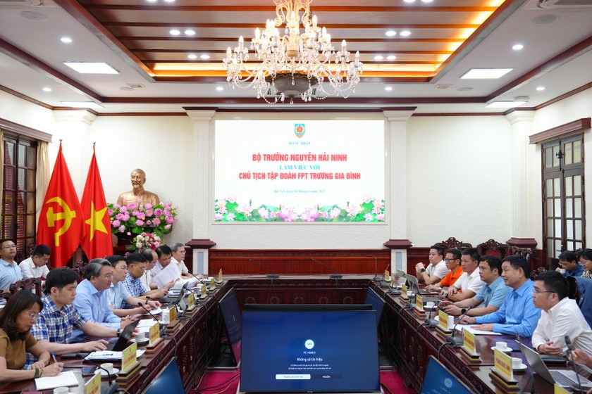 Cảnh buổi làm việc.