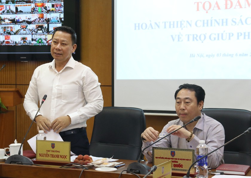 Thứ trưởng Nguyễn Thanh Ngọc; Cục trưởng Cục Phổ biến, giáo dục pháp luật và Trợ giúp pháp lý Lê Vệ Quốc đồng chủ trì Tọa đàm.