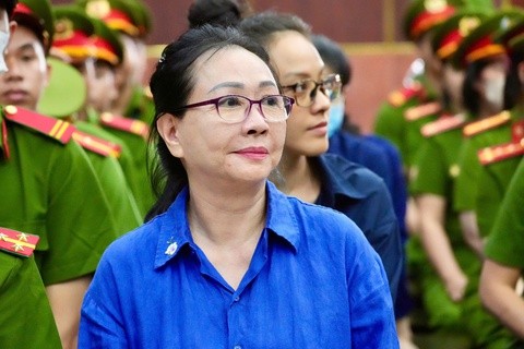 Bà Trương Mỹ Lan tại toà.