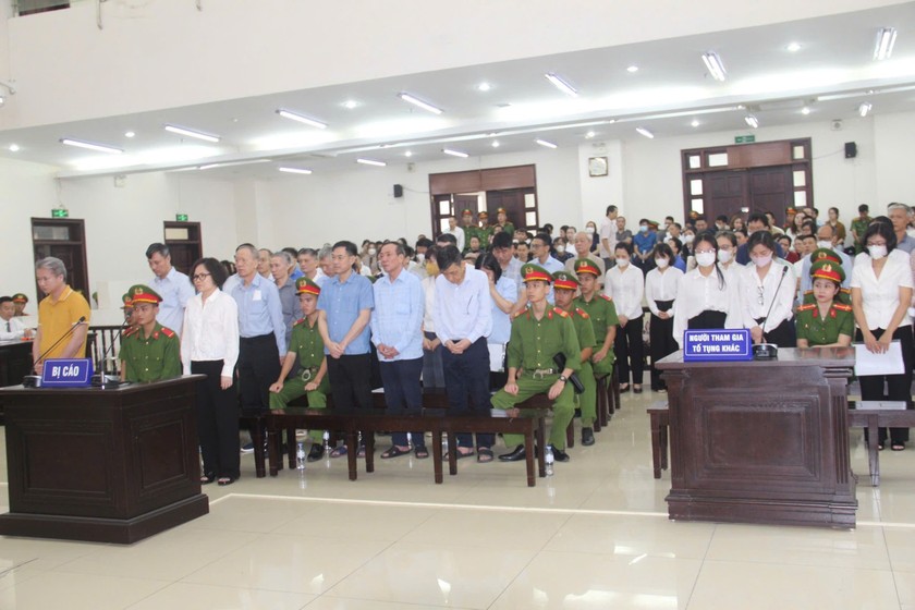 Các bị cáo tại tòa.