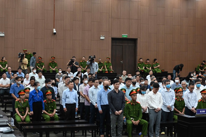 Các bị cáo tại tòa.