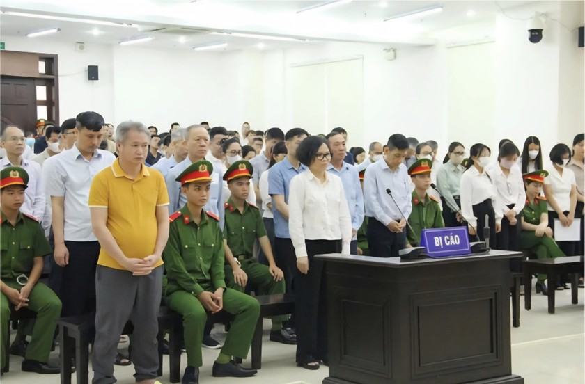 Các bị cáo tại tòa.